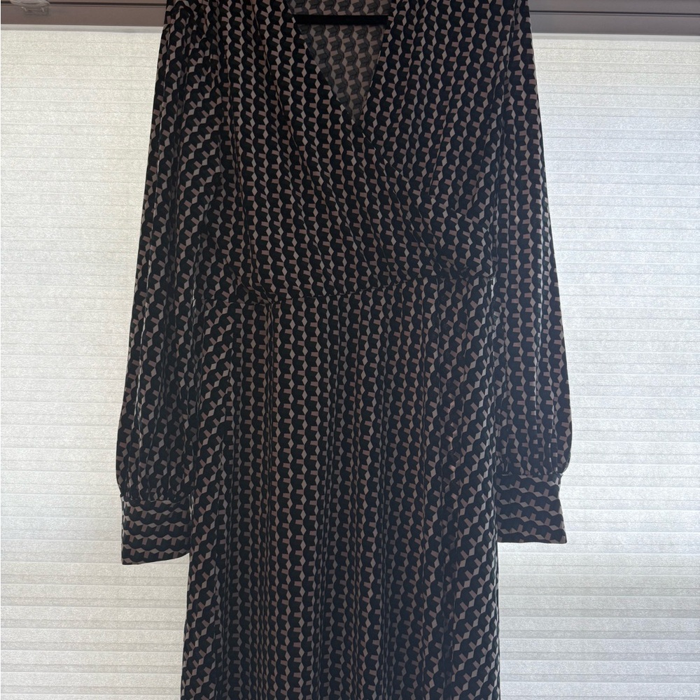 Adrianna Papell Black and Brown Long Sleeve Dress